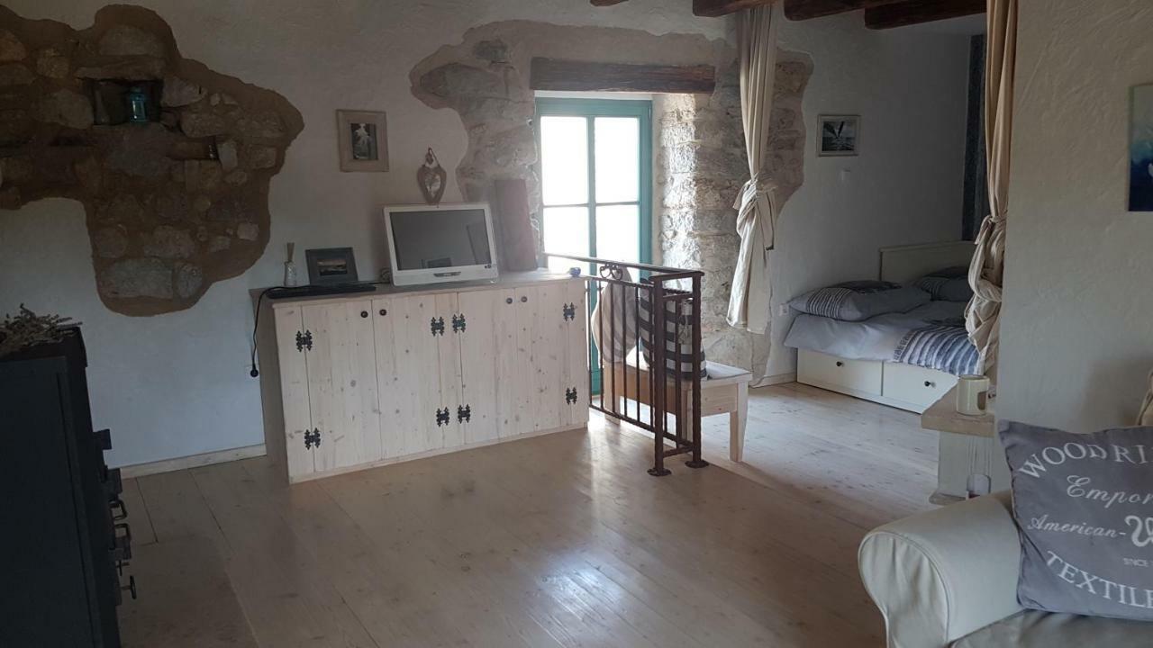 Holiday Home Olea Malinska Eksteriør bilde